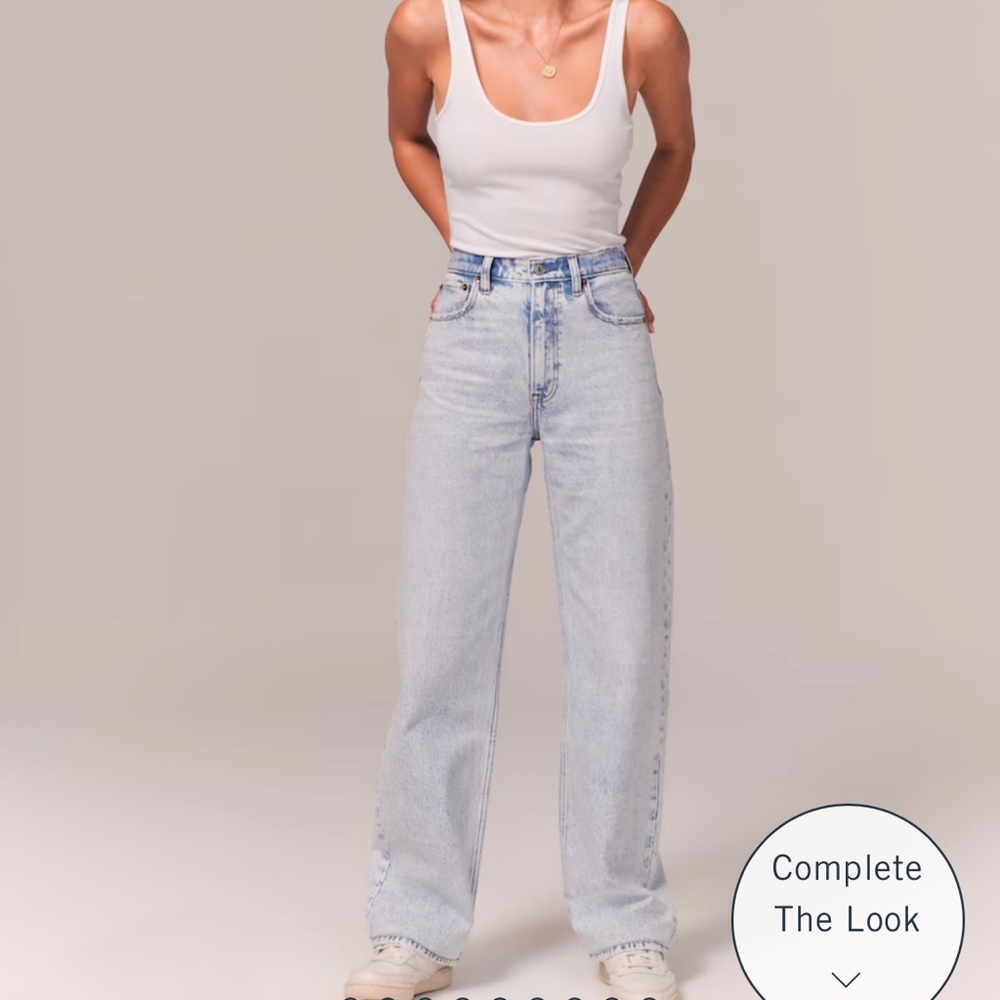 Abercrombie the loose high rise jeans. Size 26 Short.